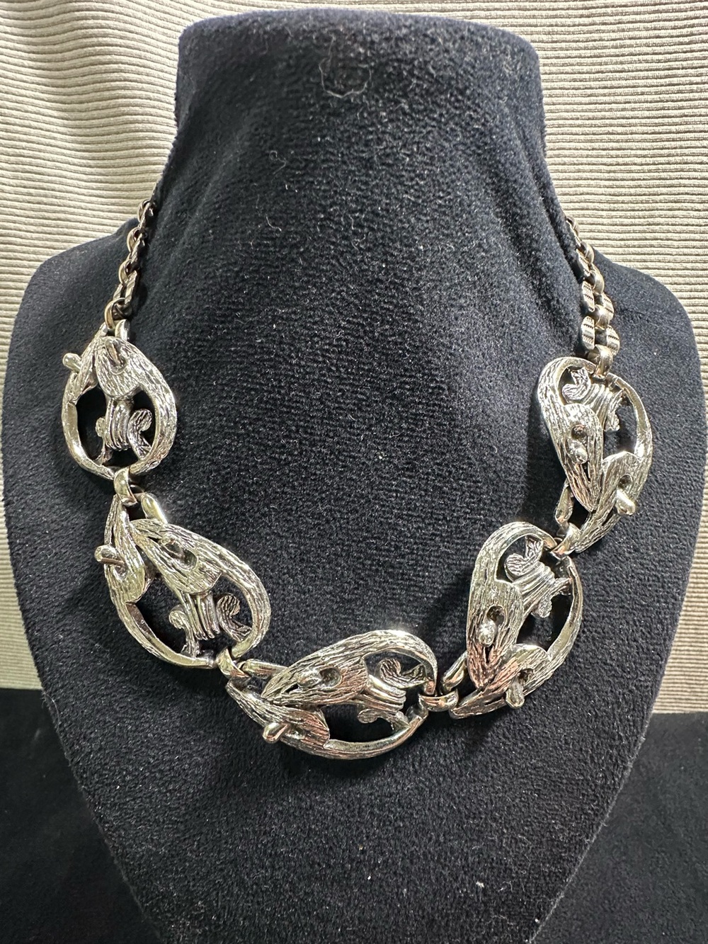 Vtg: Selro Selini Silver Toned Etched Swirl Link Necklace